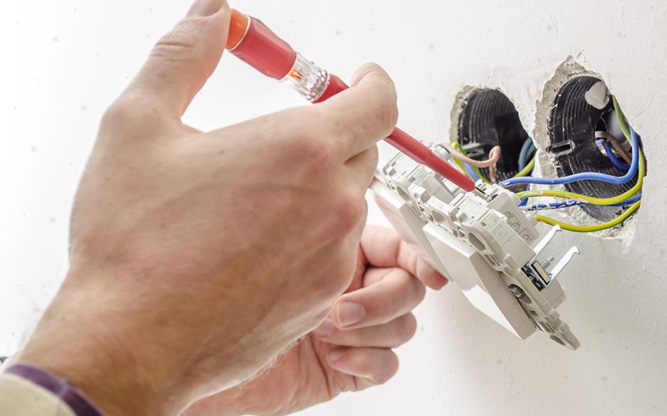 besoin d'un électricien Romainville